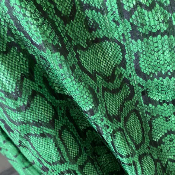 Brilliant green sheer lined top by Birgitte Herskind🌿 - Picture 5 of 12